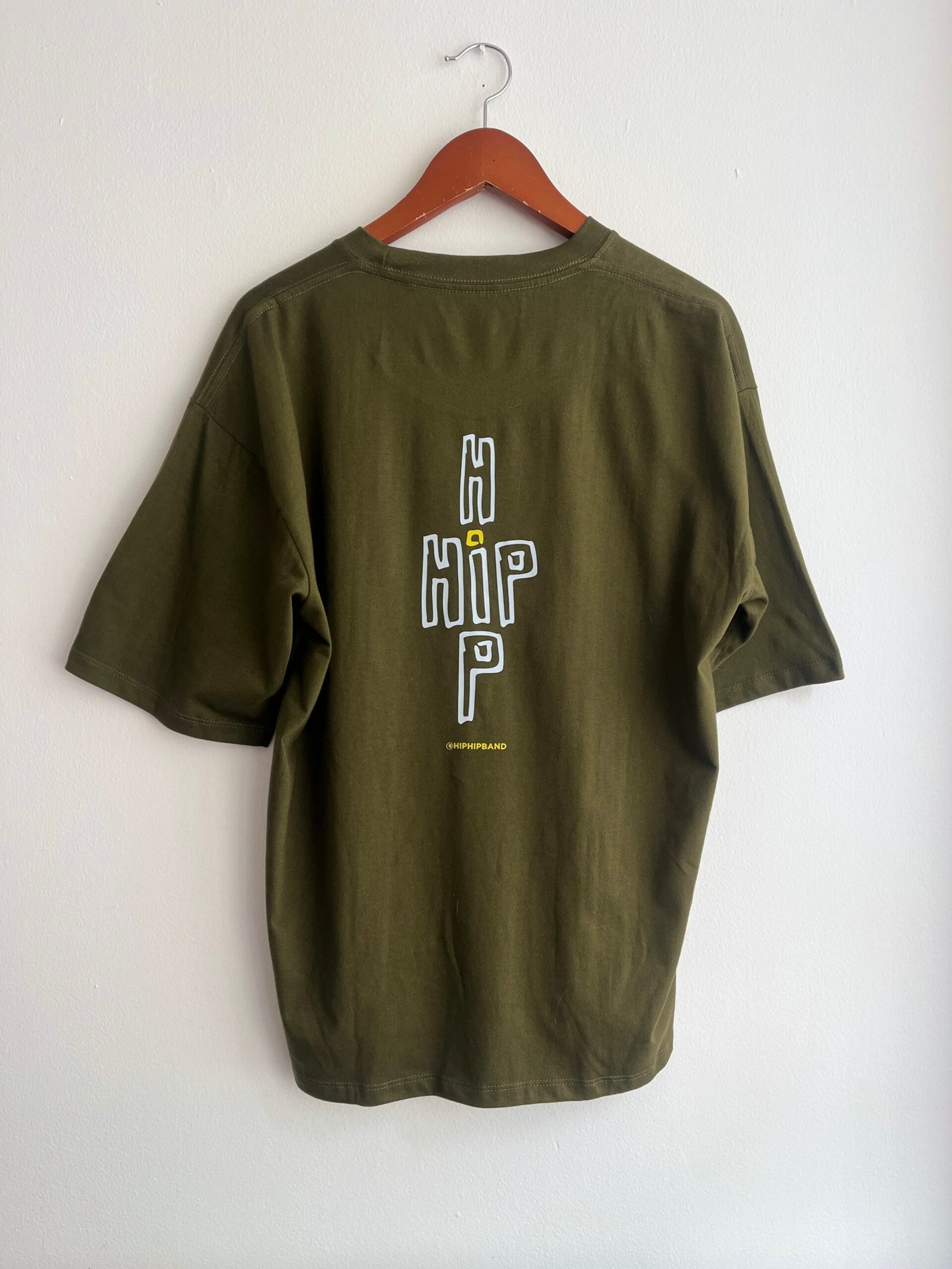 HIP HIP Cruces Tee Olive - Imagen 2